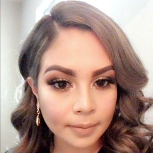 Meet your Posher, Janeth